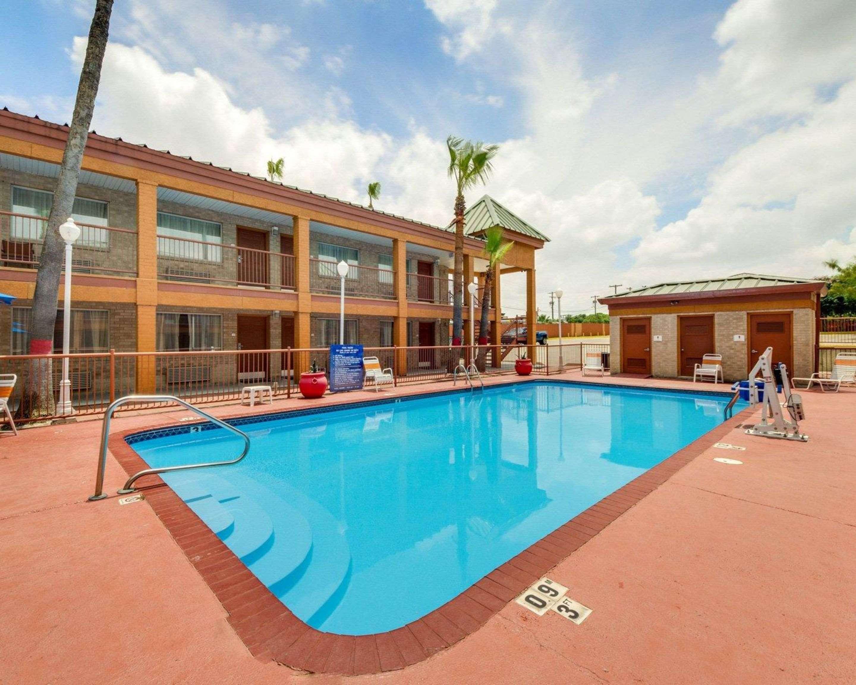 Econo Lodge Inn & Suites Eagle Pass Dış mekan fotoğraf