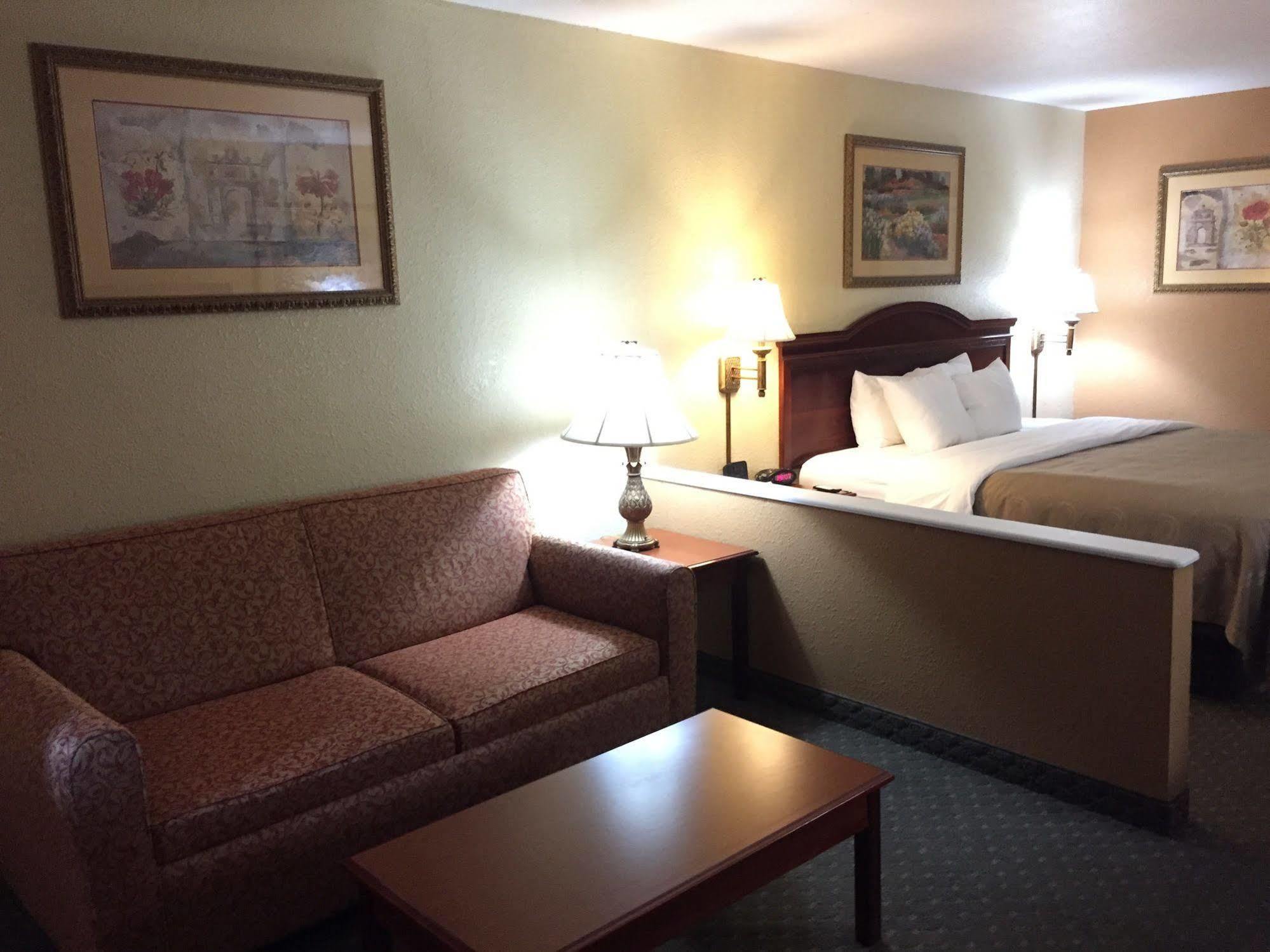 Econo Lodge Inn & Suites Eagle Pass Dış mekan fotoğraf