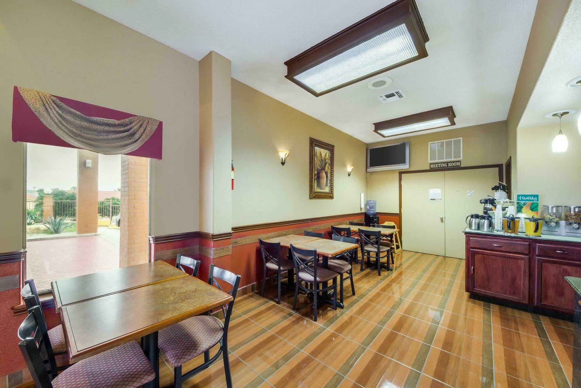 Econo Lodge Inn & Suites Eagle Pass Dış mekan fotoğraf